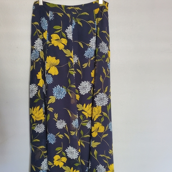 Ann Taylor Factory Dresses & Skirts - Ann Taylor floral blue skirt size 8